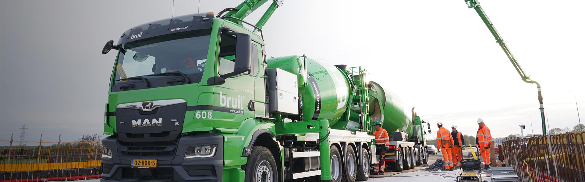 Betonmixer met pomp 