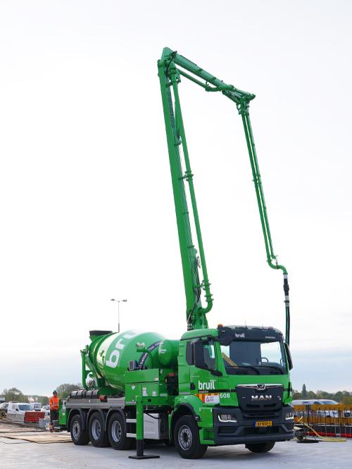 Betonmixer met pomp 