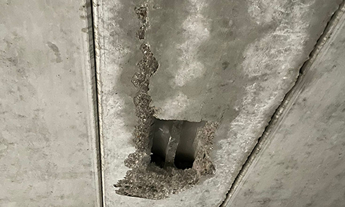 Waarom zijn ontwateringsgaatjes in kanaalplaatvloeren essentieel in de winter?